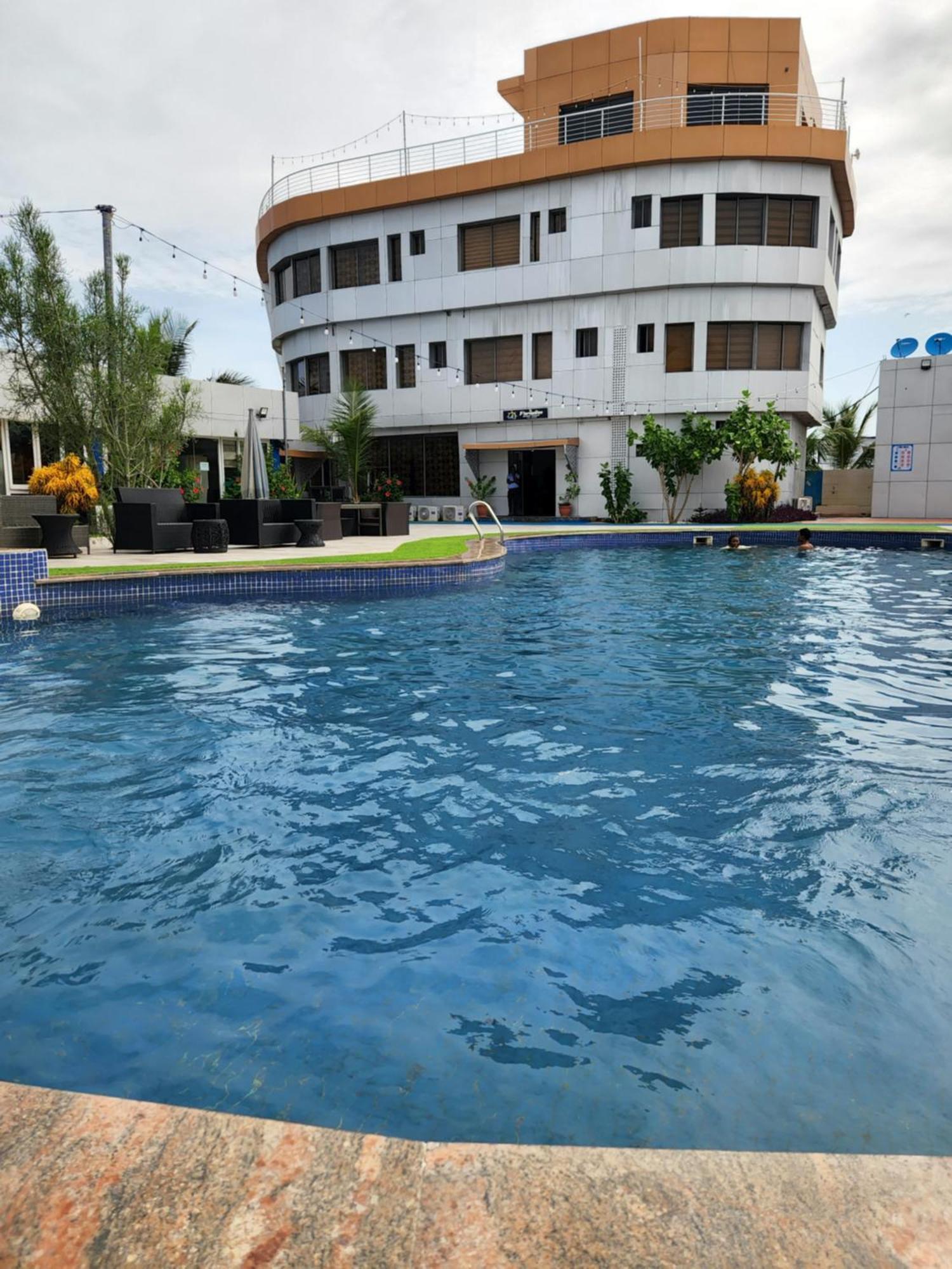 Paradise Beach Resort Lagos Exterior photo